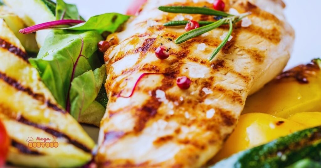 Frango grelhado com legumes assados: almoço simples de domingo