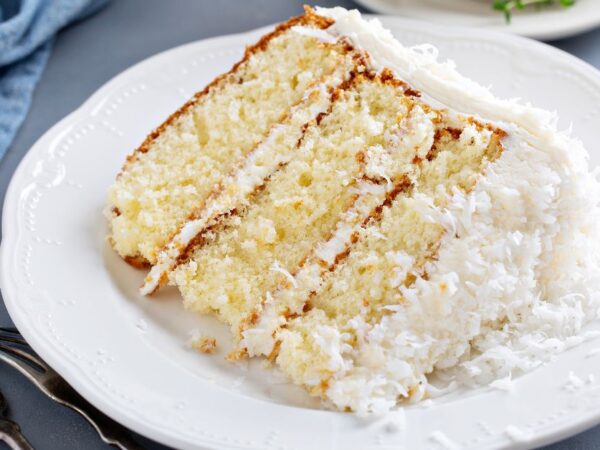 Bolo de coco gelado: a receita clássica que todos amam