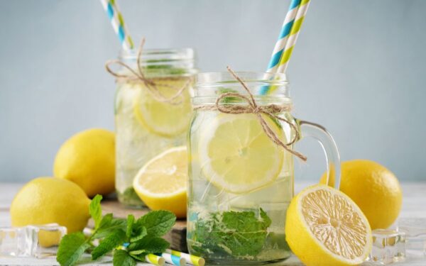 Limonada suíça para o verão: a bebida ideal para dias quentes