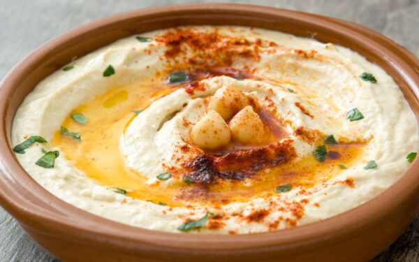 Hummus: o purê de grão-de-bico versátil e saudável