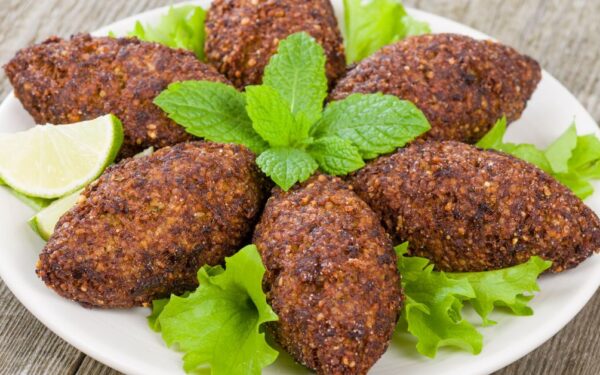 Kibbeh: o bolinho de carne com toque especial de especiarias