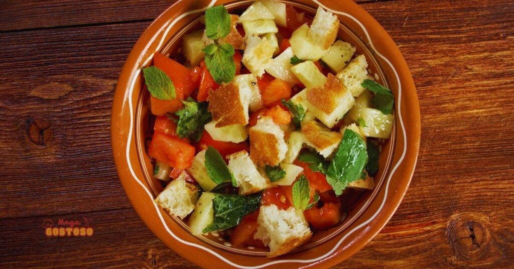 Fattoush: a salada crocante e colorida