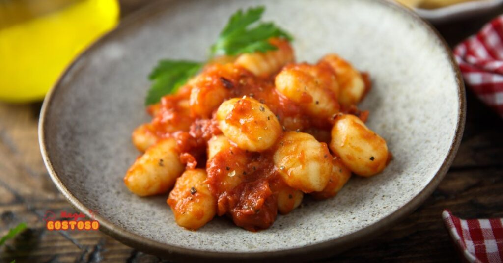 Nhoque de batata com molho de tomate artesanal – receita fácil e gostosa