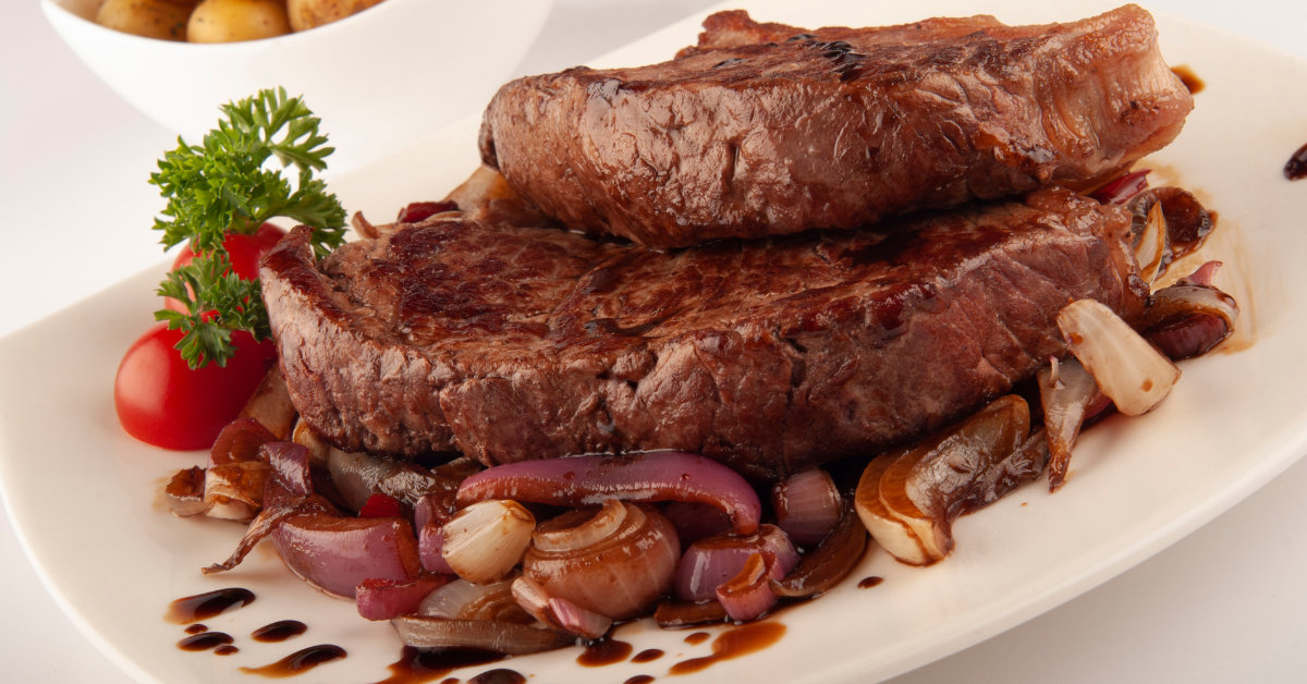 Como fazer Bife acebolado suculento com cebolas caramelizadas