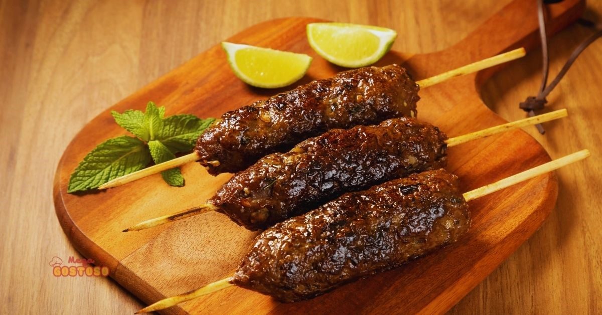 Kafta: receita e dicas do espetinho de carne l Mega Gostoso