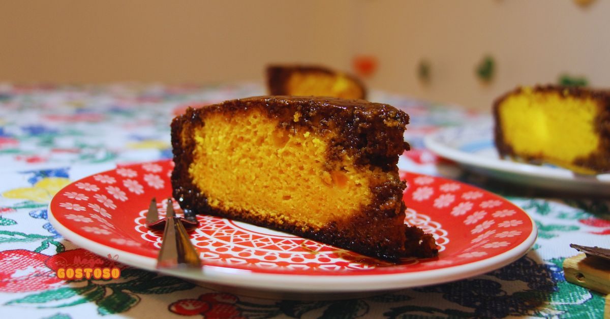 Bolo fofinho de cenoura saudável e sem açúcar