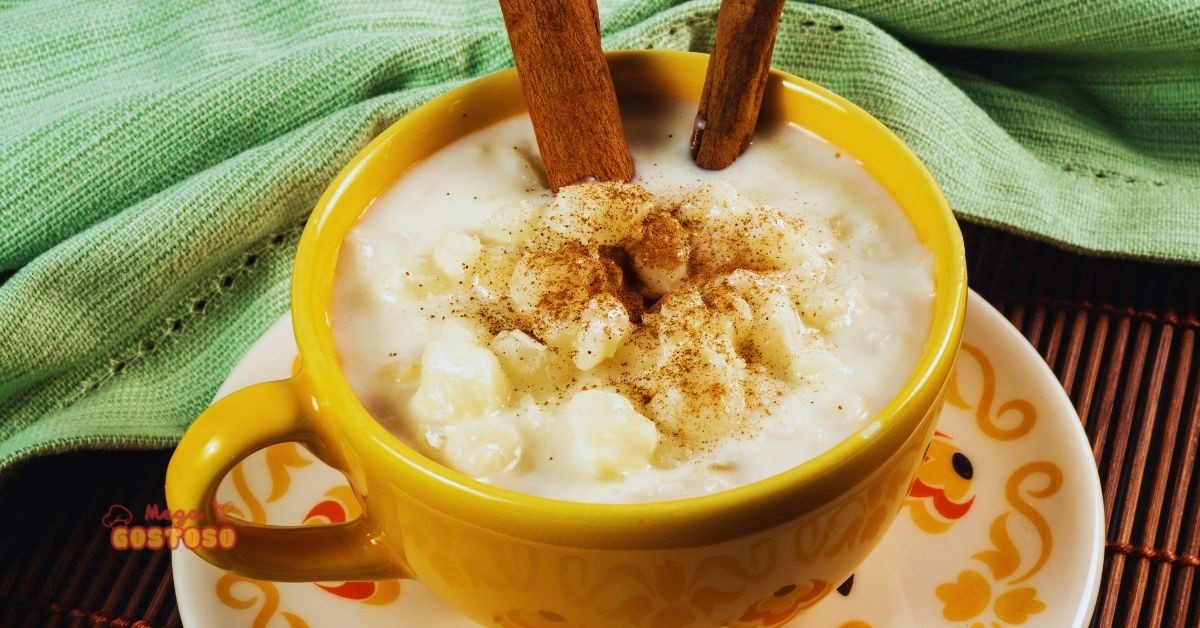 canjica cremosa servida com canela